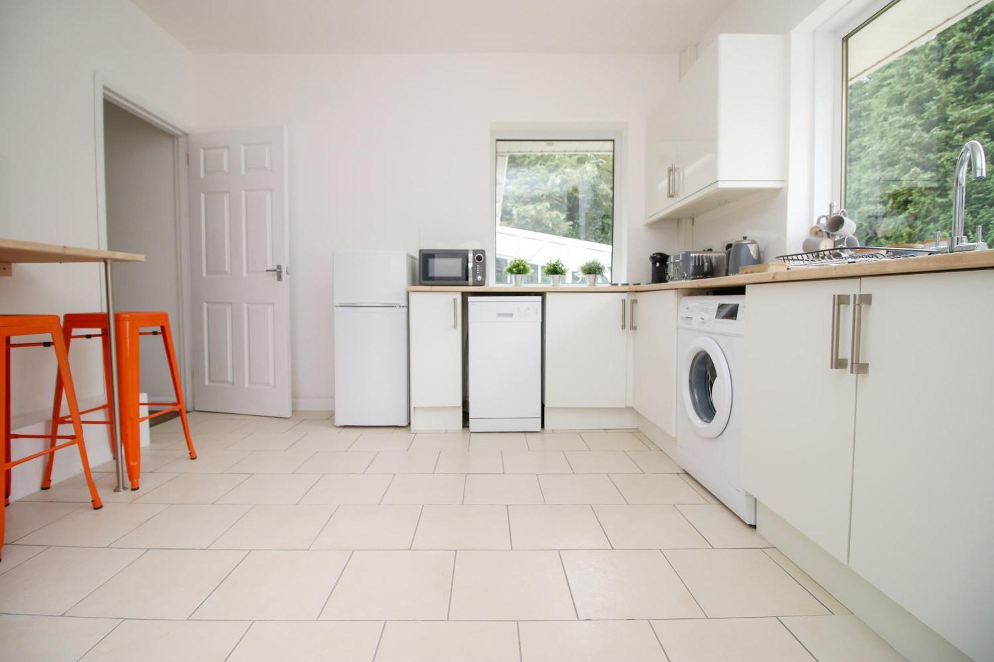 The Lockett Wonderful Large Bungalow Plympton, Plymouth Free Parking By Staystaycations Екстериор снимка