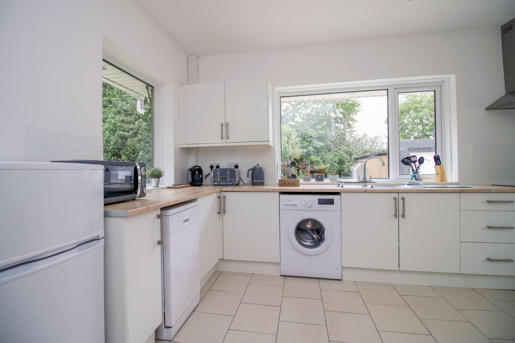 The Lockett Wonderful Large Bungalow Plympton, Plymouth Free Parking By Staystaycations Екстериор снимка